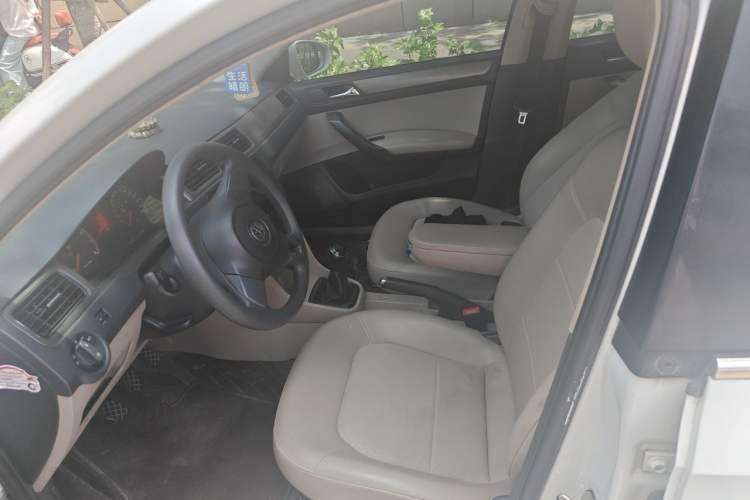 Used Volkswagen Santana 2015 1.6L Manual Comfort Edition Left Front Seat