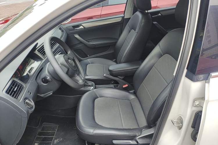 Used Volkswagen Santana 2015 1.6L Automatic Comfort Edition Left Front Seat
