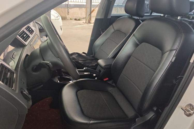 Used Volkswagen Santana 2015 1.6L Automatic Comfort Edition Left Front Seat