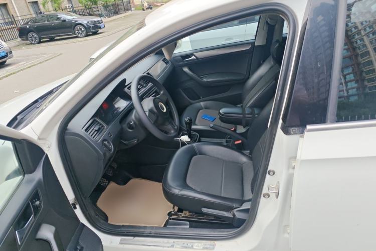 Used Volkswagen Santana 2015 1.6L Manual Comfort Edition Left Front Seat