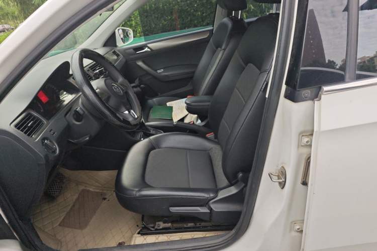 Used Volkswagen Santana 2015 1.6L Automatic Comfort Edition Left Front Seat