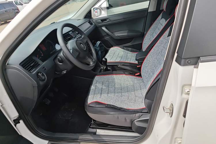Used Volkswagen Santana 2015 1.6L Manual Fashion Edition Left Front Seat