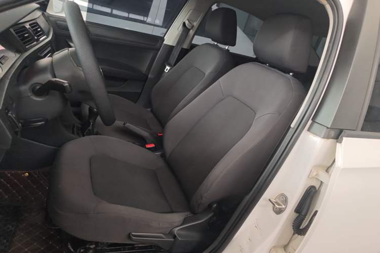Used Volkswagen Santana 2015 1.6L Manual Fashion Edition Left Front Seat