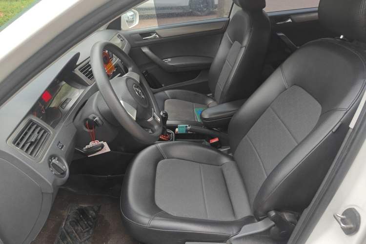 Used Volkswagen Santana 2015 1.6L Manual Comfort Edition Left Front Seat