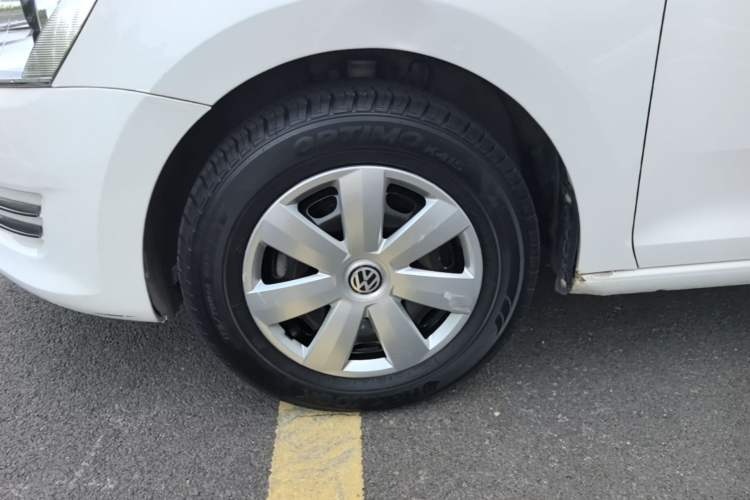 Used Volkswagen Santana 2015 1.4L Manual Fashion Edition Left Front Wheel Hub