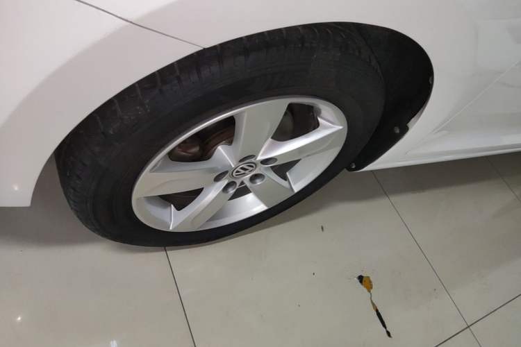 Used Volkswagen Santana 2015 1.6L Automatic Comfort Edition Left Front Wheel Hub