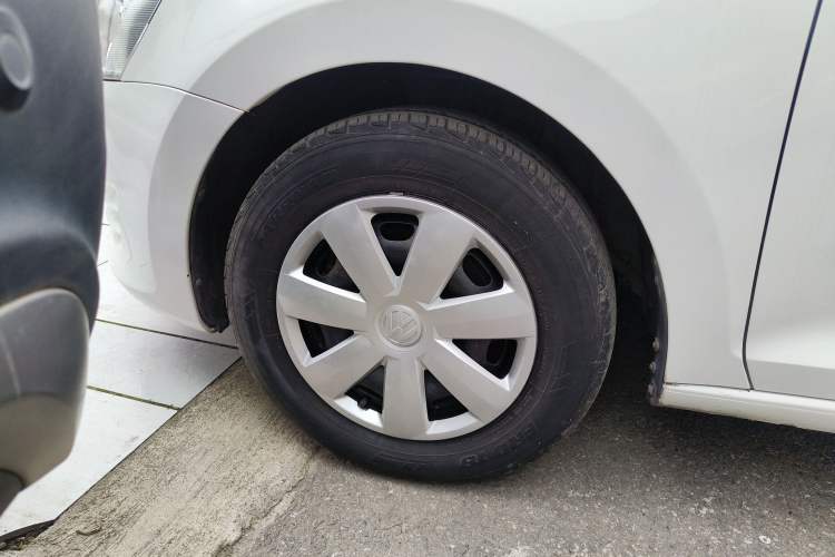 Used Volkswagen Santana 2015 1.4L Manual Fashion Edition Left Front Wheel Hub