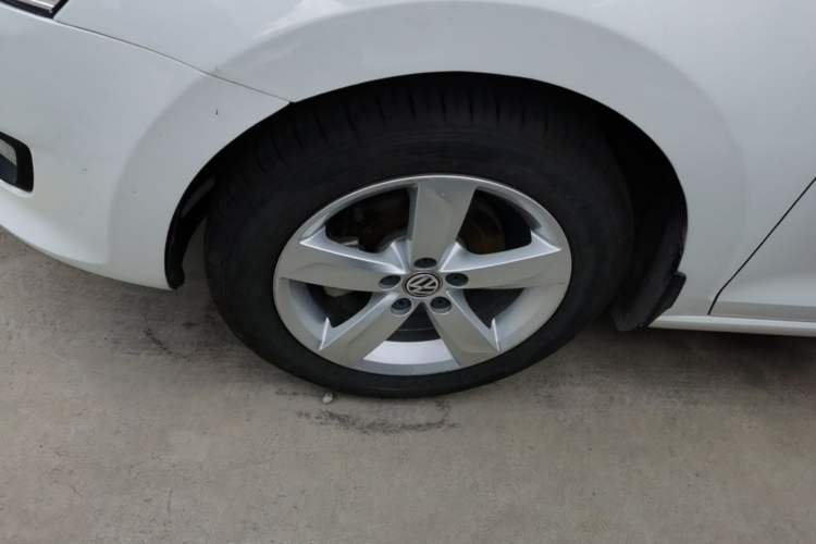 Used Volkswagen Santana 2015 1.6L Manual Comfort Edition Left Front Wheel Hub