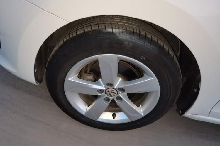 Used Volkswagen Santana 2015 1.6L Automatic Comfort Edition Left Front Wheel Hub