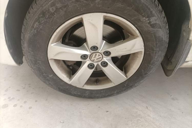 Used Volkswagen Santana 2015 1.6L Manual Fashion Edition Left Front Wheel Hub