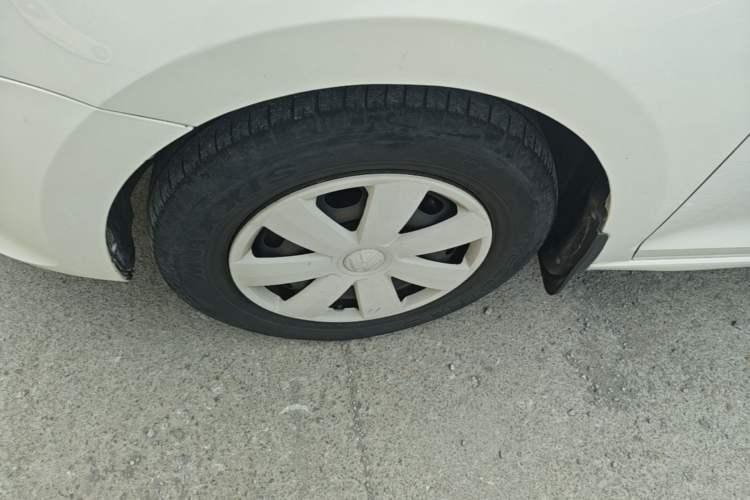 Used Volkswagen Santana 2015 1.6L Manual Fashion Edition Left Front Wheel Hub