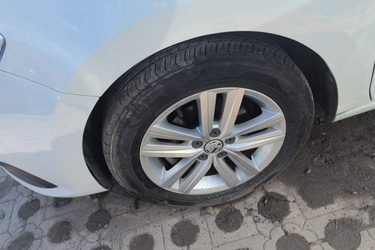 Used Volkswagen Santana 2015 Haval H6 1.6L Automatic Comfort Model Left Front Wheel Hub