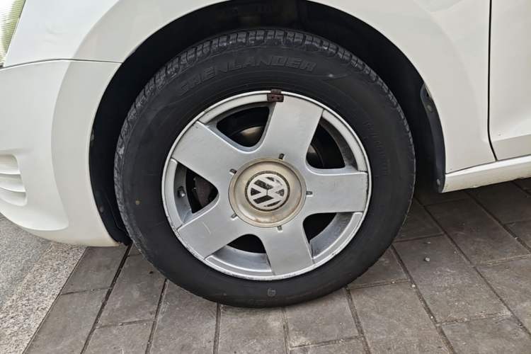 Used Volkswagen Santana 2015 1.6L Manual Fashion Edition Left Front Wheel Hub