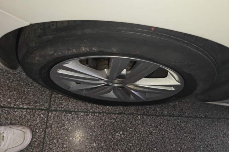 Used Volkswagen Santana 2015 Haval H6 1.6L Automatic Comfort Model Left Front Wheel Hub