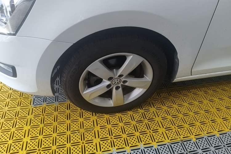 Used Volkswagen Santana 2015 1.6L Manual Comfort Edition Left Front Wheel Hub