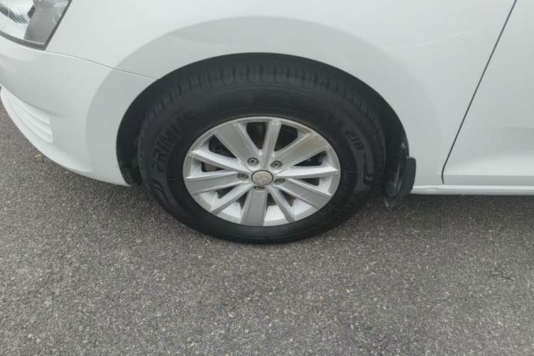 Used Volkswagen Santana 2015 1.4L Manual Fashion Edition Left Front Wheel Hub
