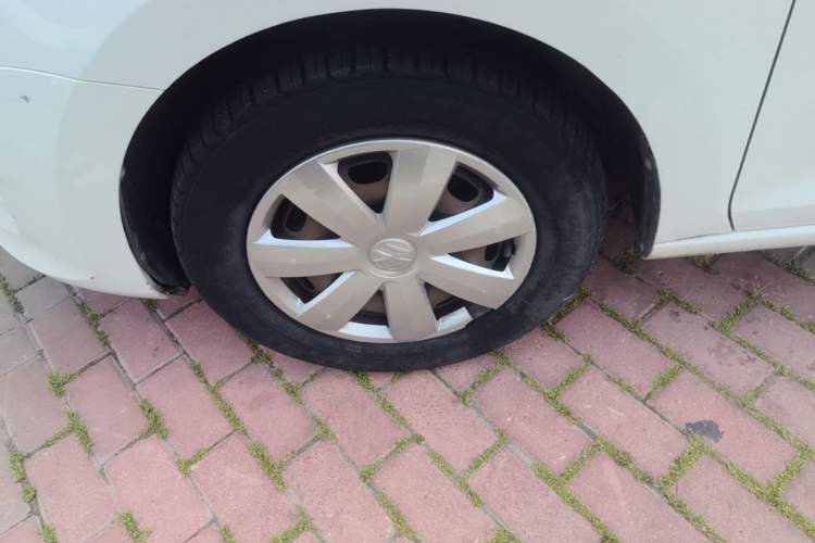 Used Volkswagen Santana 2015 1.4L Manual Fashion Edition Left Front Wheel Hub