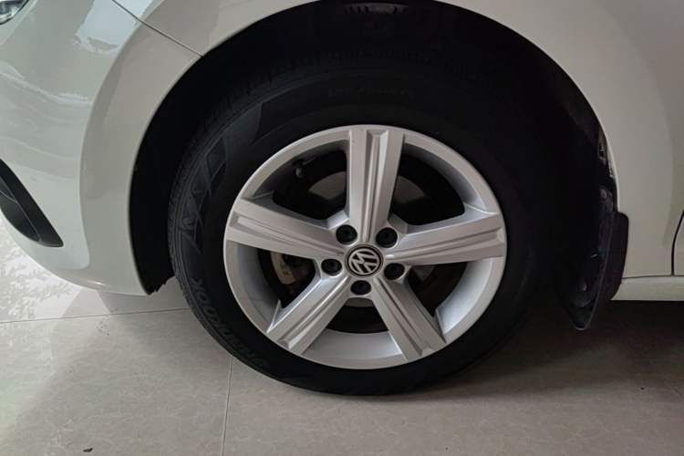Used Volkswagen Santana 2015 Haval H6 1.6L Automatic Luxury Model Left Front Wheel Hub