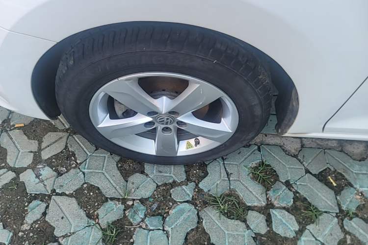 Used Volkswagen Santana 2015 1.6L Manual Comfort Edition Left Front Wheel Hub