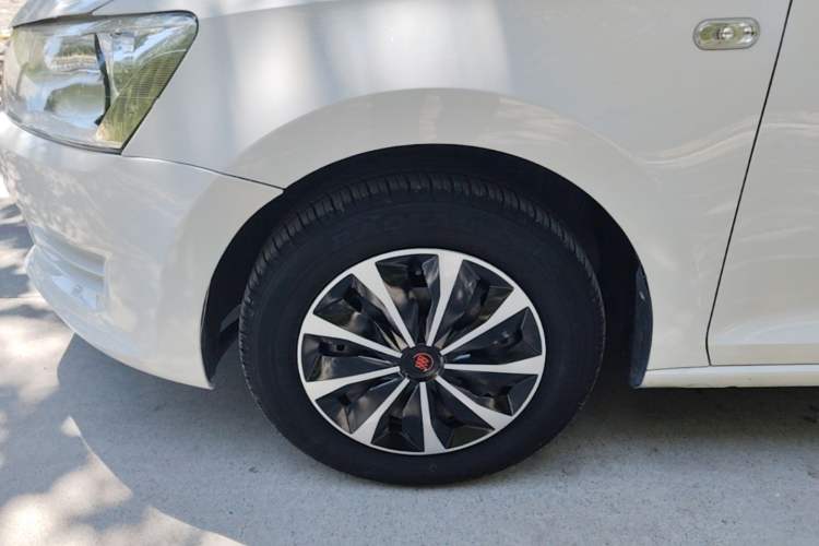 Used Volkswagen Santana 2015 1.6L Manual Fashion Edition Left Front Wheel Hub