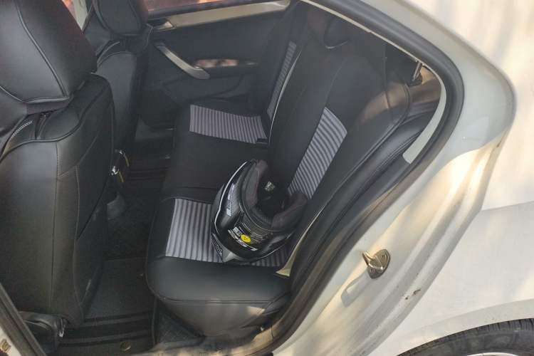 Used Volkswagen Santana 2015 1.6L Manual Fashion Edition Left Rear Seat