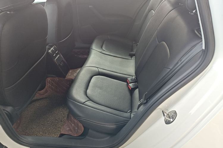 Used Volkswagen Santana 2015 Haval H6 1.6L Automatic Luxury Model Left Rear Seat