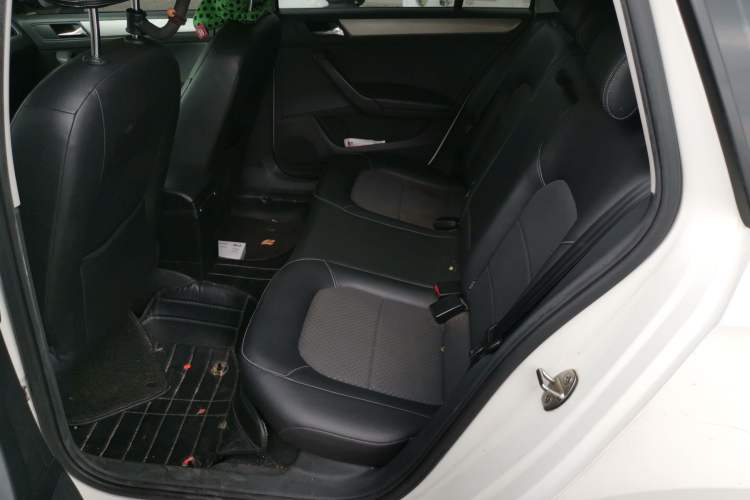 Used Volkswagen Santana 2015 Haval H6 1.6L Automatic Comfort Model Left Rear Seat