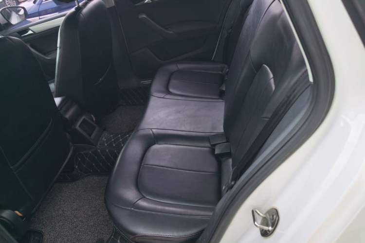Used Volkswagen Santana 2015 Haval H6 1.6L Automatic Luxury Model Left Rear Seat