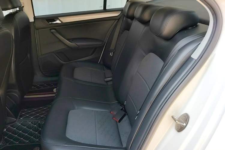 Used Volkswagen Santana 2015 1.6L Manual Comfort Edition Left Rear Seat