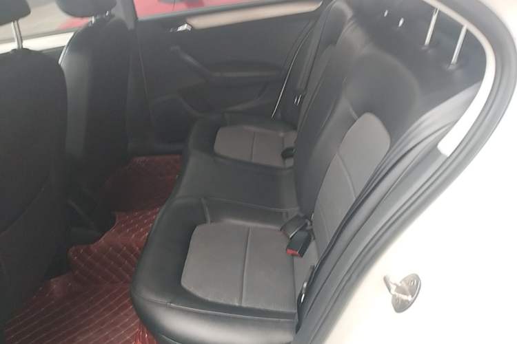 Used Volkswagen Santana 2015 1.6L Manual Comfort Edition Left Rear Seat