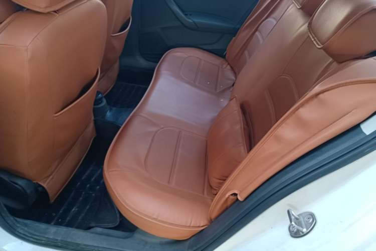 Used Volkswagen Santana 2015 1.6L Automatic Fashion Edition Left Rear Seat