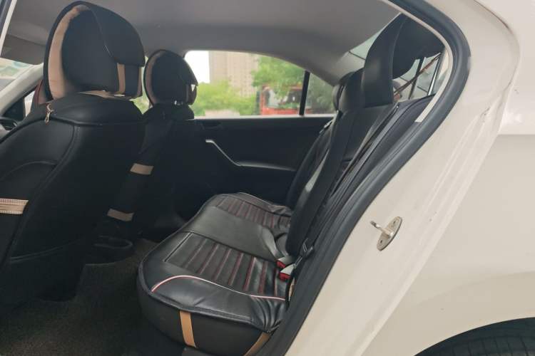 Used Volkswagen Santana 2015 1.6L Automatic Fashion Edition Left Rear Seat