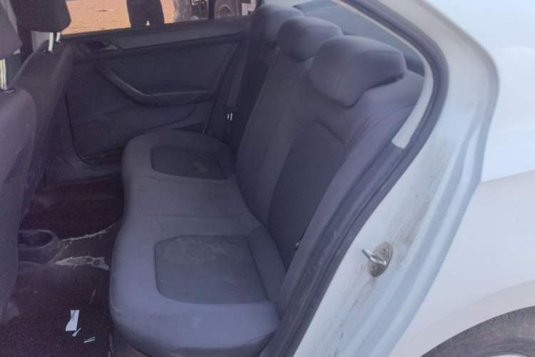 Used Volkswagen Santana 2015 1.6L Automatic Fashion Edition Left Rear Seat