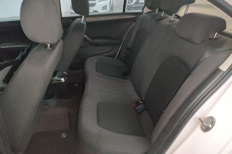 Used Volkswagen Santana 2015 1.6L Automatic Fashion Edition Left Rear Seat