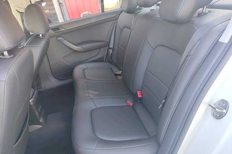 Used Volkswagen Santana 2015 1.6L Manual Fashion Edition Left Rear Seat