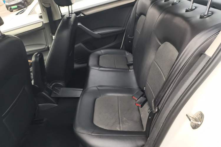 Used Volkswagen Santana 2015 1.6L Manual Comfort Edition Left Rear Seat