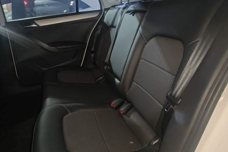 Used Volkswagen Santana 2015 Haval H6 1.6L Automatic Comfort Model Left Rear Seat