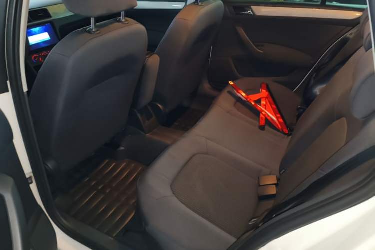 Used Volkswagen Santana 2015 Haval H6 1.6L Automatic Luxury Model Left Rear Seat