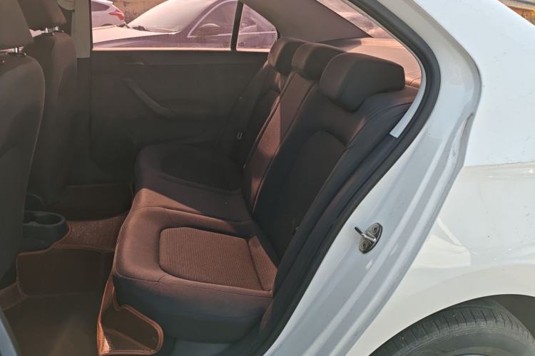 Used Volkswagen Santana 2015 1.6L Automatic Fashion Edition Left Rear Seat