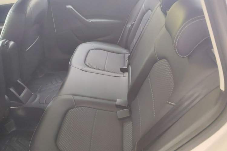 Used Volkswagen Santana 2015 Haval H6 1.6L Automatic Comfort Model Left Rear Seat
