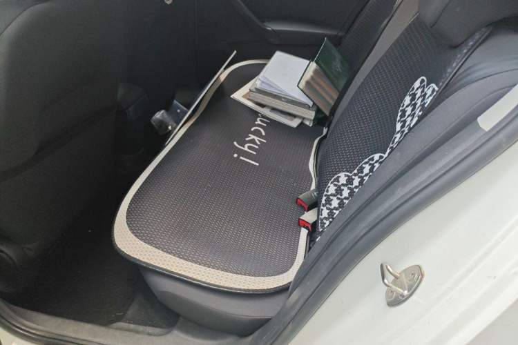 Used Volkswagen Santana 2015 1.6L Automatic Fashion Edition Left Rear Seat