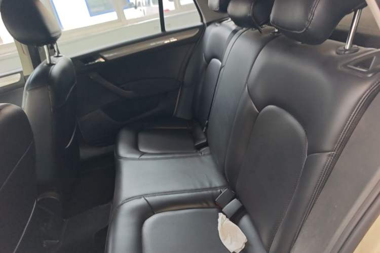 Used Volkswagen Santana 2015 Haval H6 1.6L Automatic Luxury Model Left Rear Seat