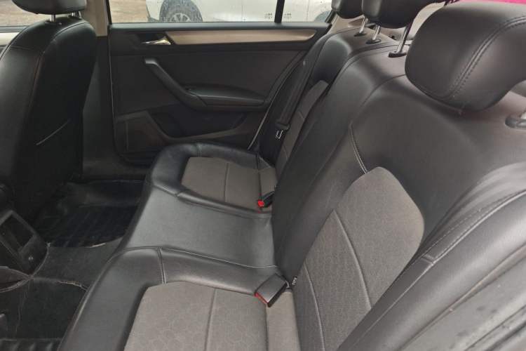 Used Volkswagen Santana 2015 1.6L Manual Comfort Edition Left Rear Seat