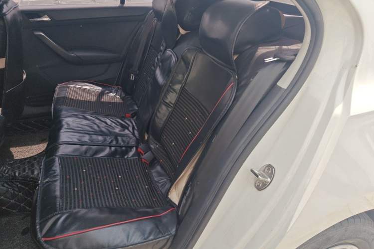 Used Volkswagen Santana 2015 1.6L Automatic Fashion Edition Left Rear Seat