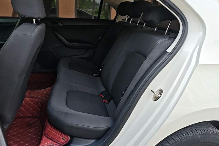 Used Volkswagen Santana 2015 1.6L Manual Fashion Edition Left Rear Seat