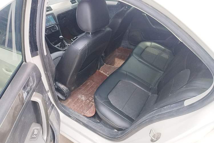 Used Volkswagen Santana 2015 1.6L Manual Comfort Edition Left Rear Seat