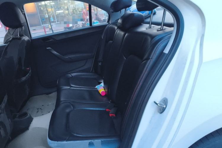 Used Volkswagen Santana 2015 1.6L Automatic Fashion Edition Left Rear Seat