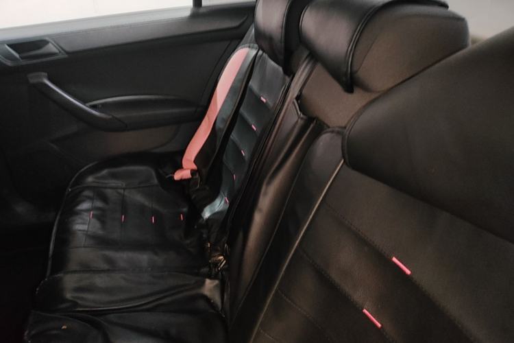 Used Volkswagen Santana 2015 1.6L Automatic Fashion Edition Left Rear Seat