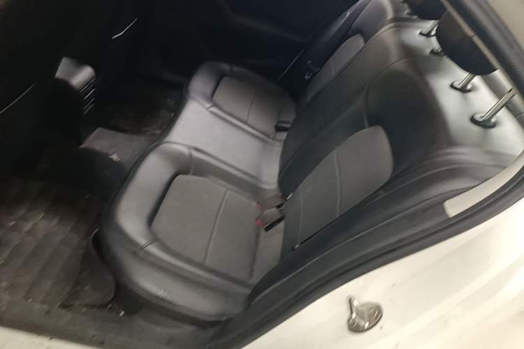 Used Volkswagen Santana 2015 1.6L Automatic Comfort Edition Left Rear Seat