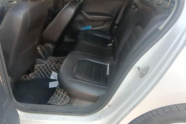 Used Volkswagen Santana 2015 1.6L Automatic Luxury Edition Left Rear Seat